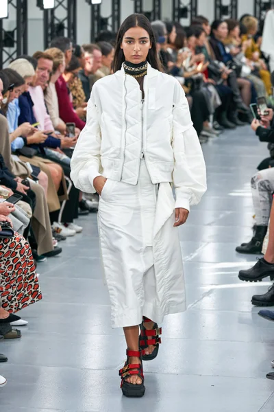 Look 9